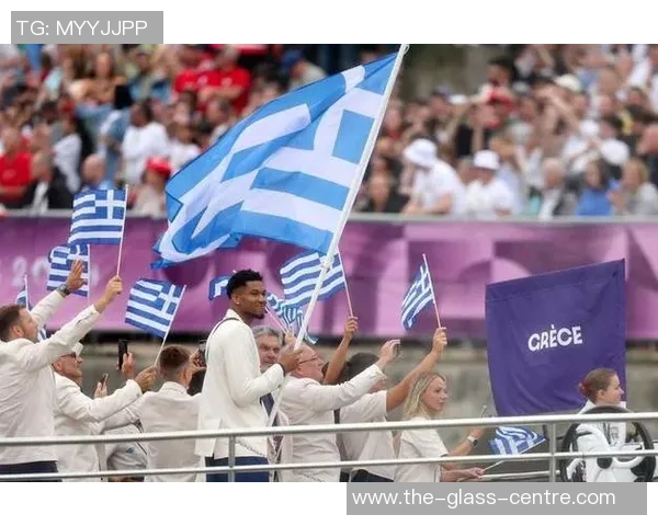 足球球星两次奥运会征战历程与辉煌成就的全面回顾与分析